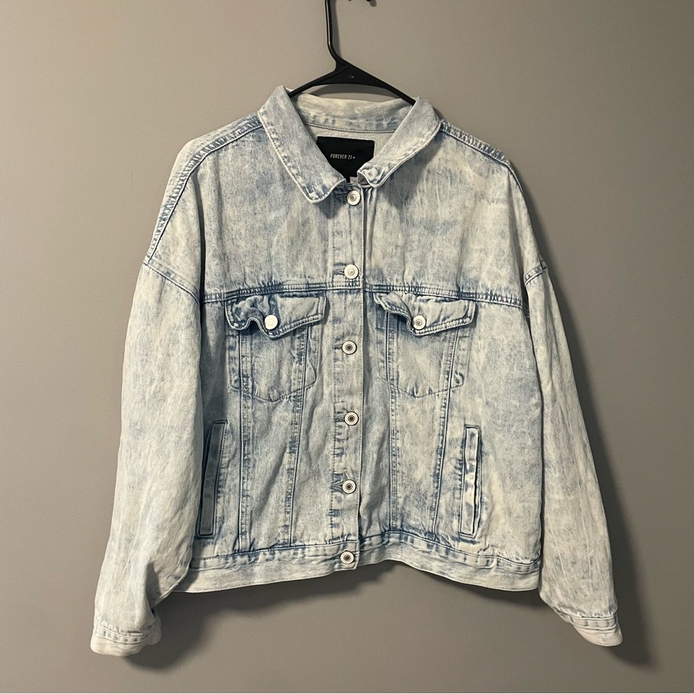 Forever 21 Light Wash Denim Jacket w/ Button Front Women’s 2X Classic Everyday